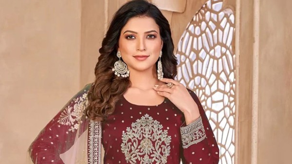 How to Rewrite the Rulebook of Traditional Wear with Anarkali Suits in Surat?