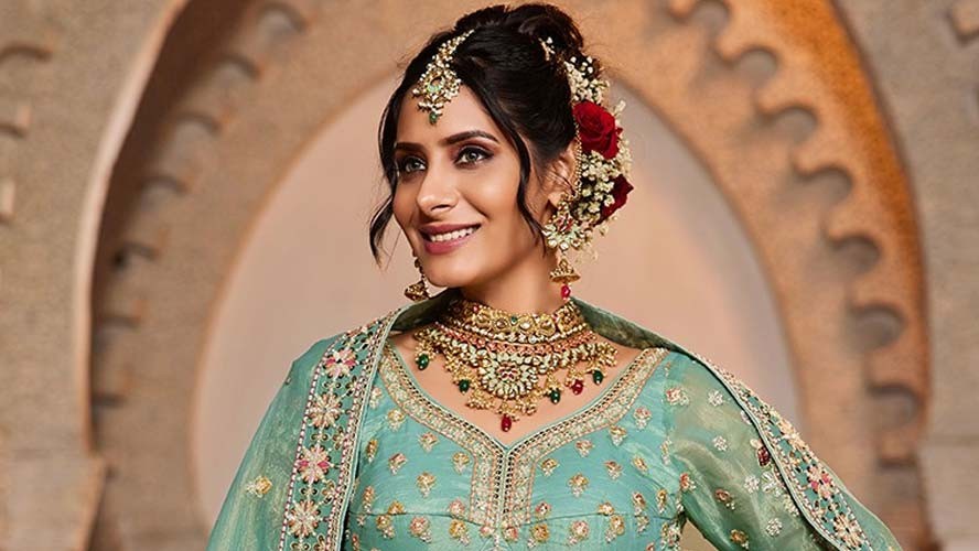 Why Do Celebrities Prefer the Best Lehenga Factory in Surat?