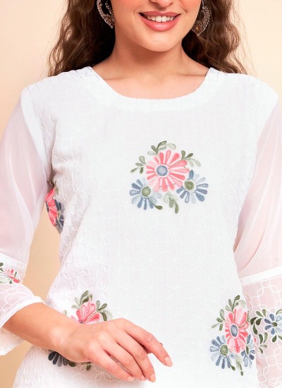Affordable Georgette Kurtis in Bulk for Retailers Versatile Designs at Wholesale Rates in Nepal