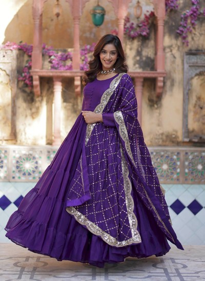 Elegant Party and Wedding Gowns in Bulk at Affordable Rates in Surat