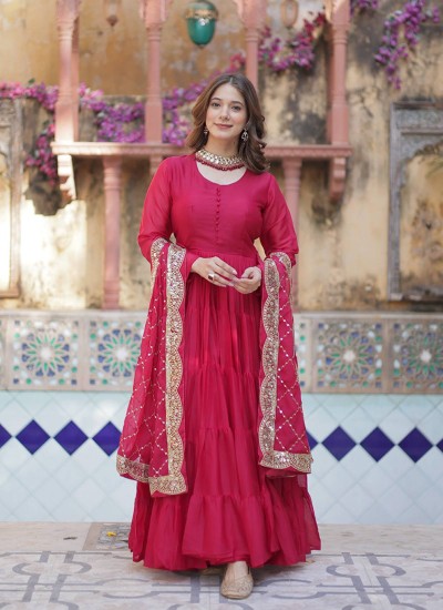 Elegant Party and Wedding Gowns in Bulk at Affordable Rates in Surat