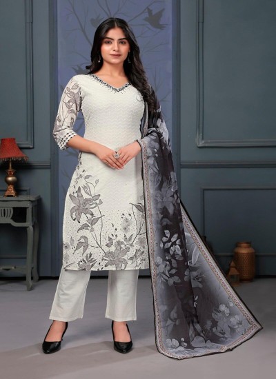 Graceful Chikan Kari Kurti with Detailed Hand Embroidery Ideal for Weddings Festivals and Daily Use in Philippines