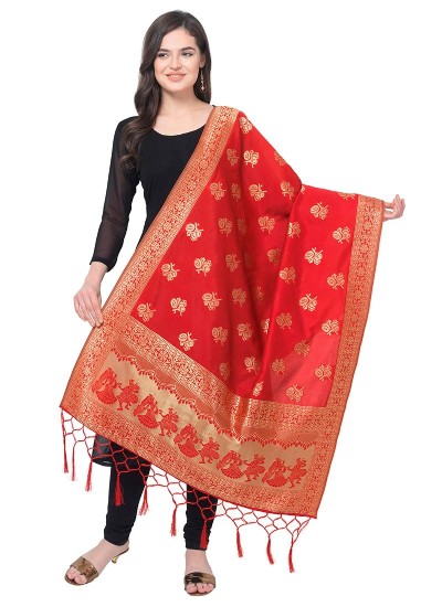 Luxurious Wholesale Silk Dupattas Ready to Sell with Intricate Craftsmanship and Vibrant Prints in Surat