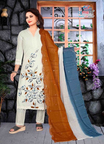 Traditional Lakhnavi Kurti with Detailed Chikankari Embroidery for Modern Elegance in Surat